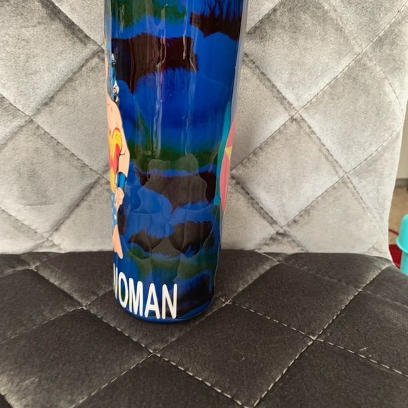 Wonder Woman tumbler - Picture 3 of 5